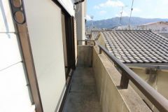 ３階のバルコニーです。南側に設置し日当たり・通風良好です。