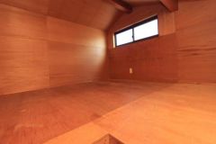 屋根裏収納庫あり収納も豊富です。