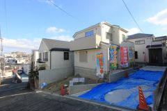 閑静な住宅街に立地