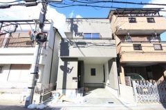 南向きに付日当たり・通風良好な立地